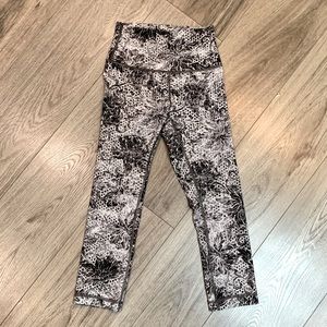 NWOT Lululemon Aztec Leggings